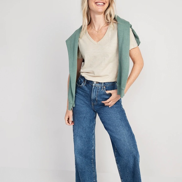 NWT OLD NAVY EveryWear V-Neck Slub-Knit T- SHIRT Color: Wish Bone - Picture 4 of 5